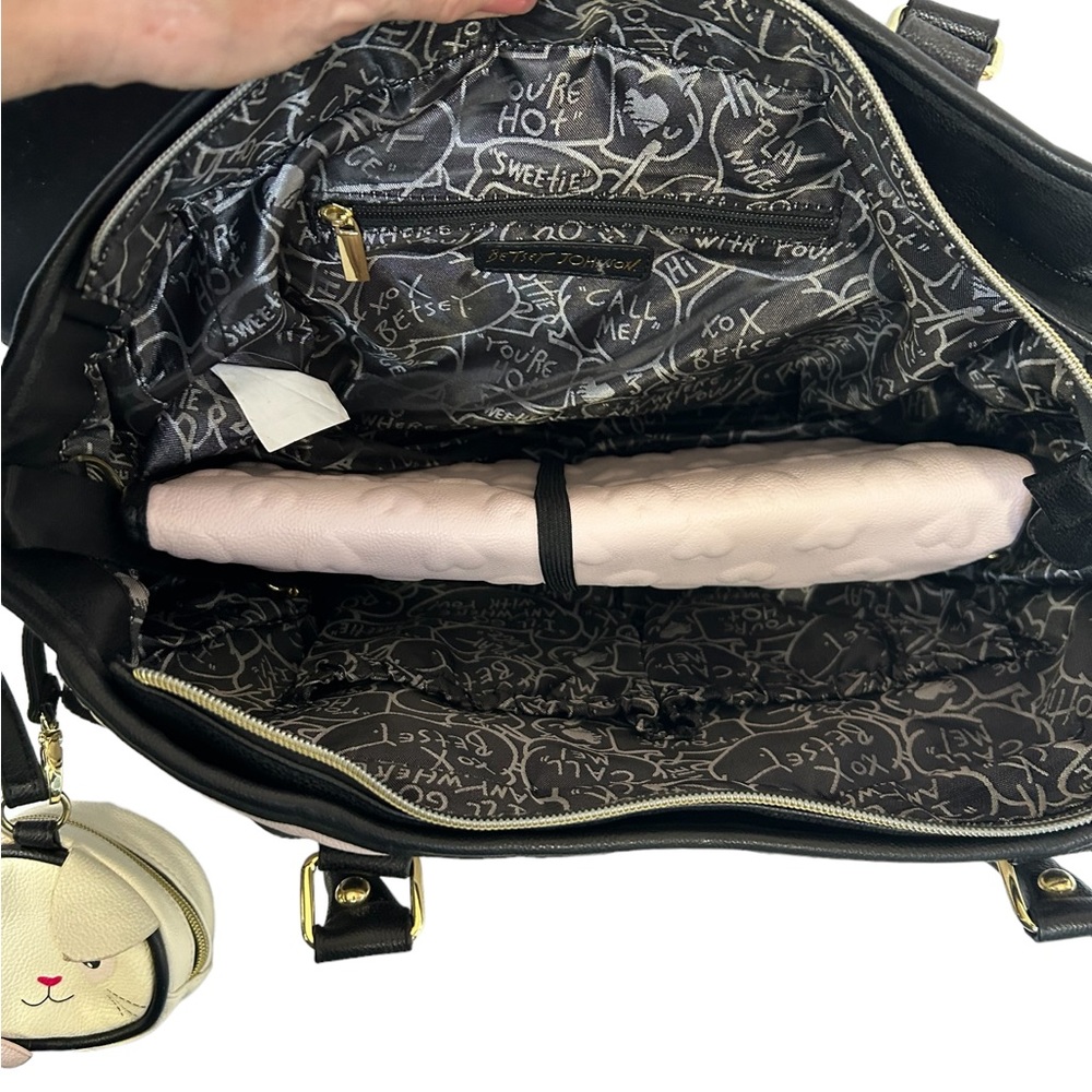Betsey Johnson Quilted Diaper Bag Shoulder Or Crossbody W/pad & Cat Pouch - Picture 3 of 15